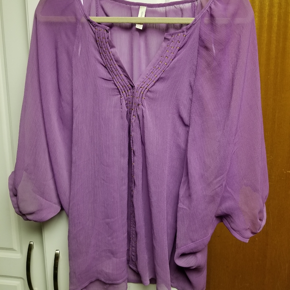 🍁🌺Nevada sheer flowy style top in purple